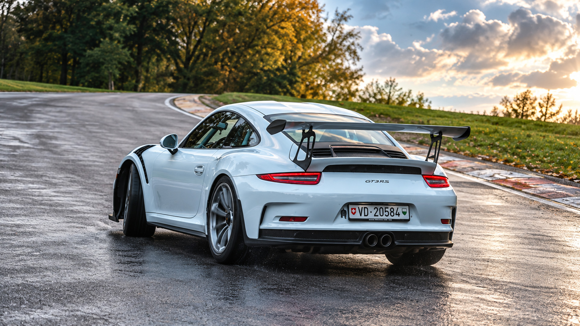 Can the Porsche 991 GT3 RS beat a 7:46 Nordschleife lap?