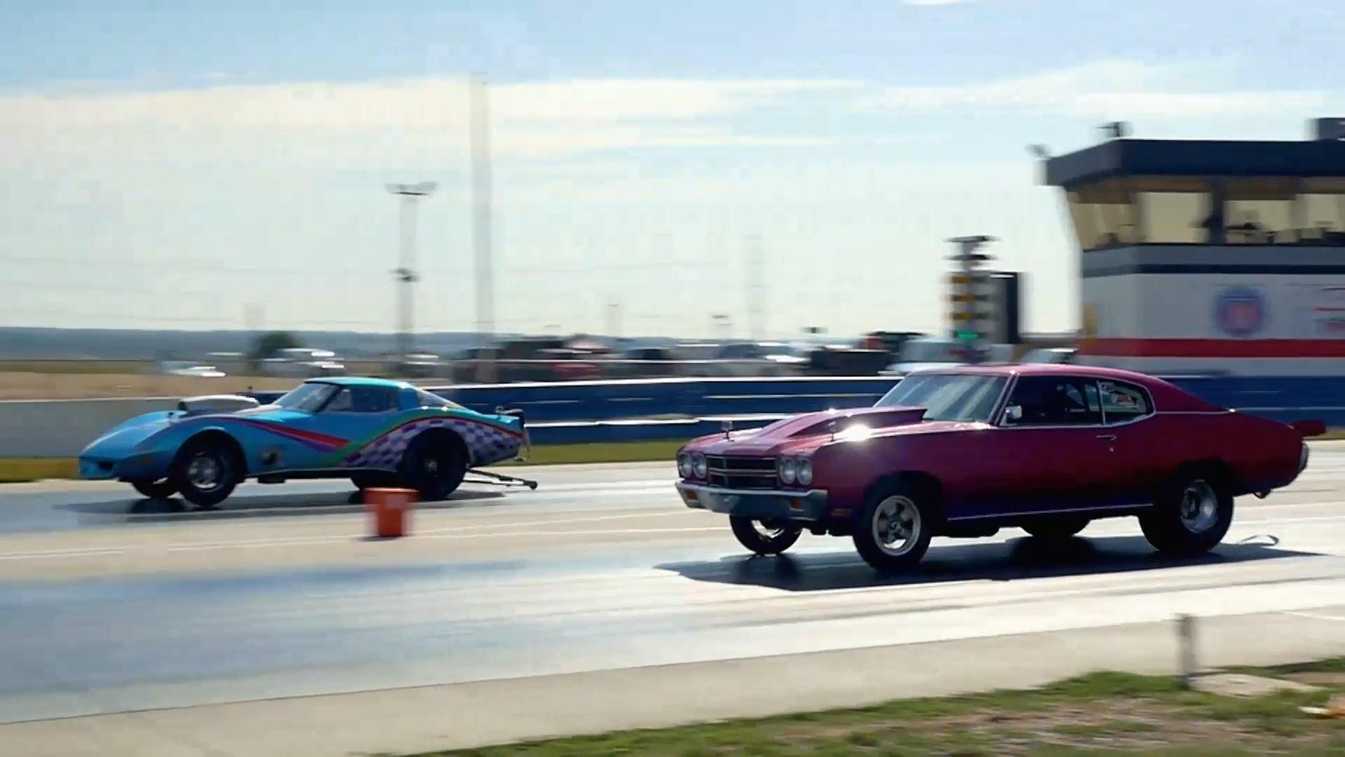 Corvette and Chevelle settle a grudge race