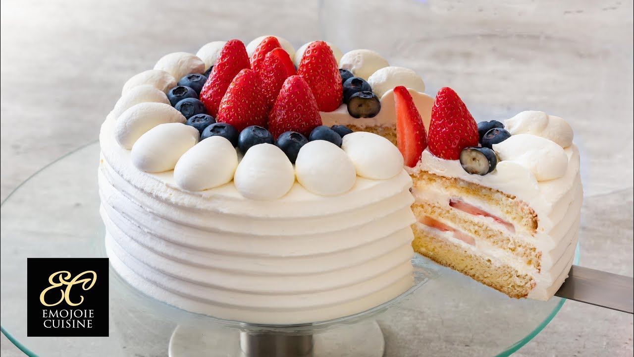 Cloud-soft strawberry shortcake (ASMR)