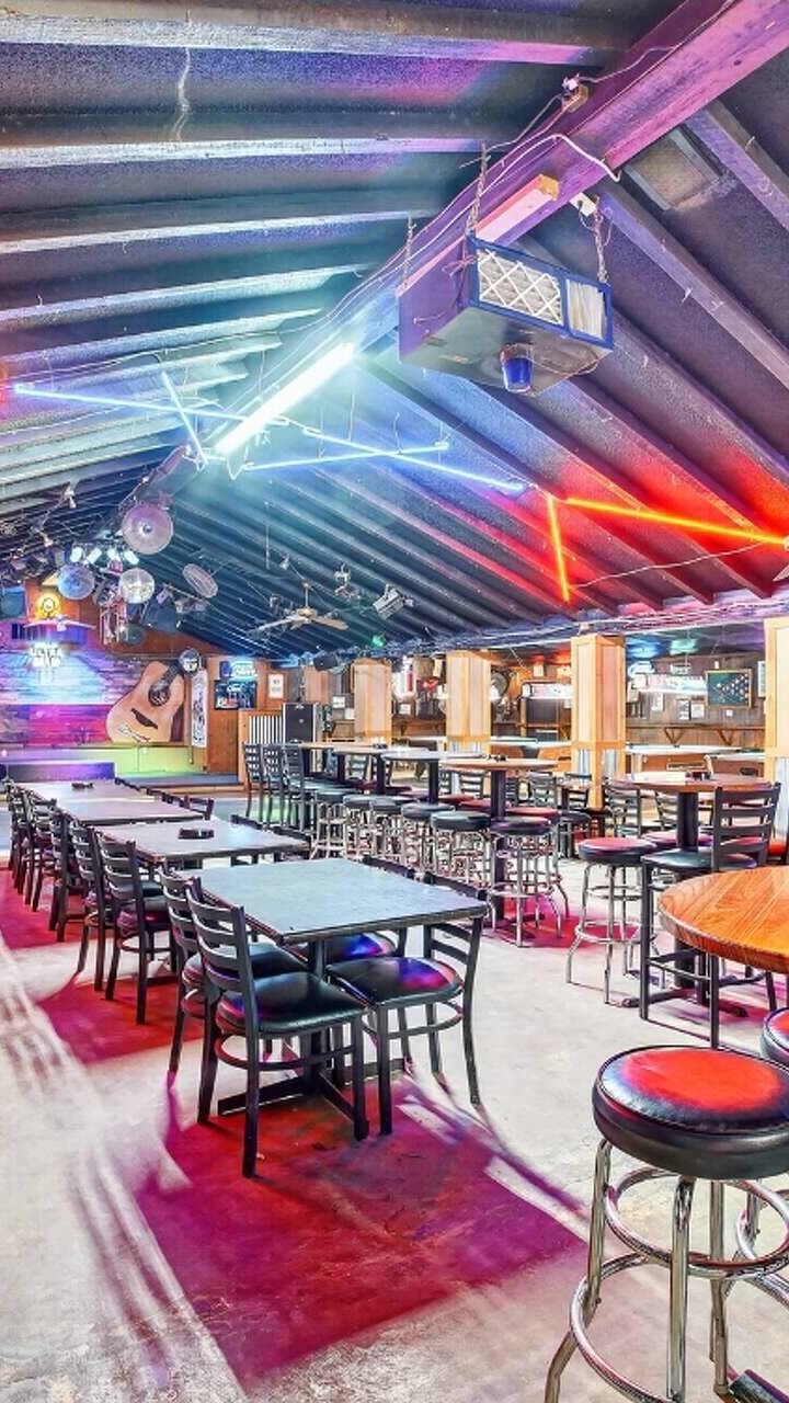 'Best little honky tonk in Texas' hits the market at $1.4M