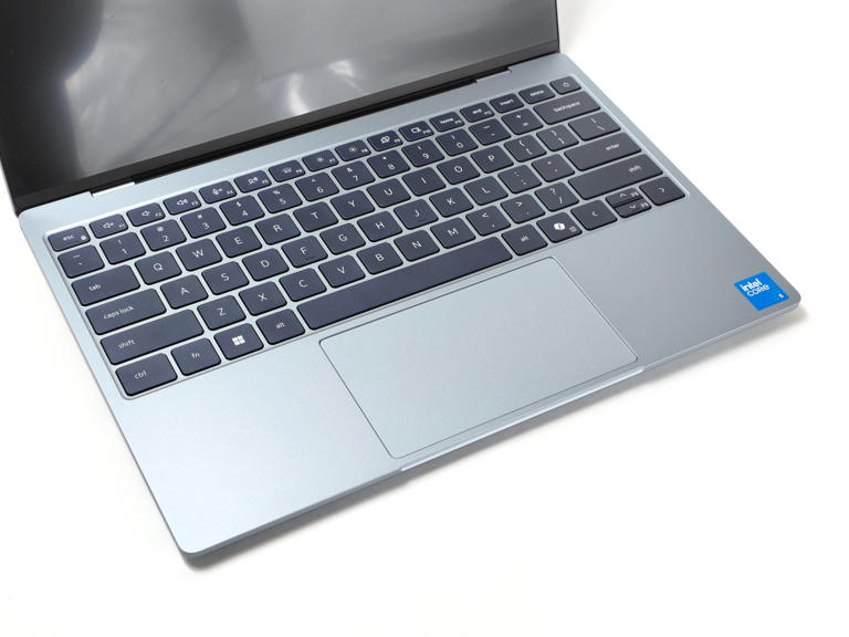Dell XPS 13 review: Dell's $699 XPS 13 brings MacBook-level polish to ...