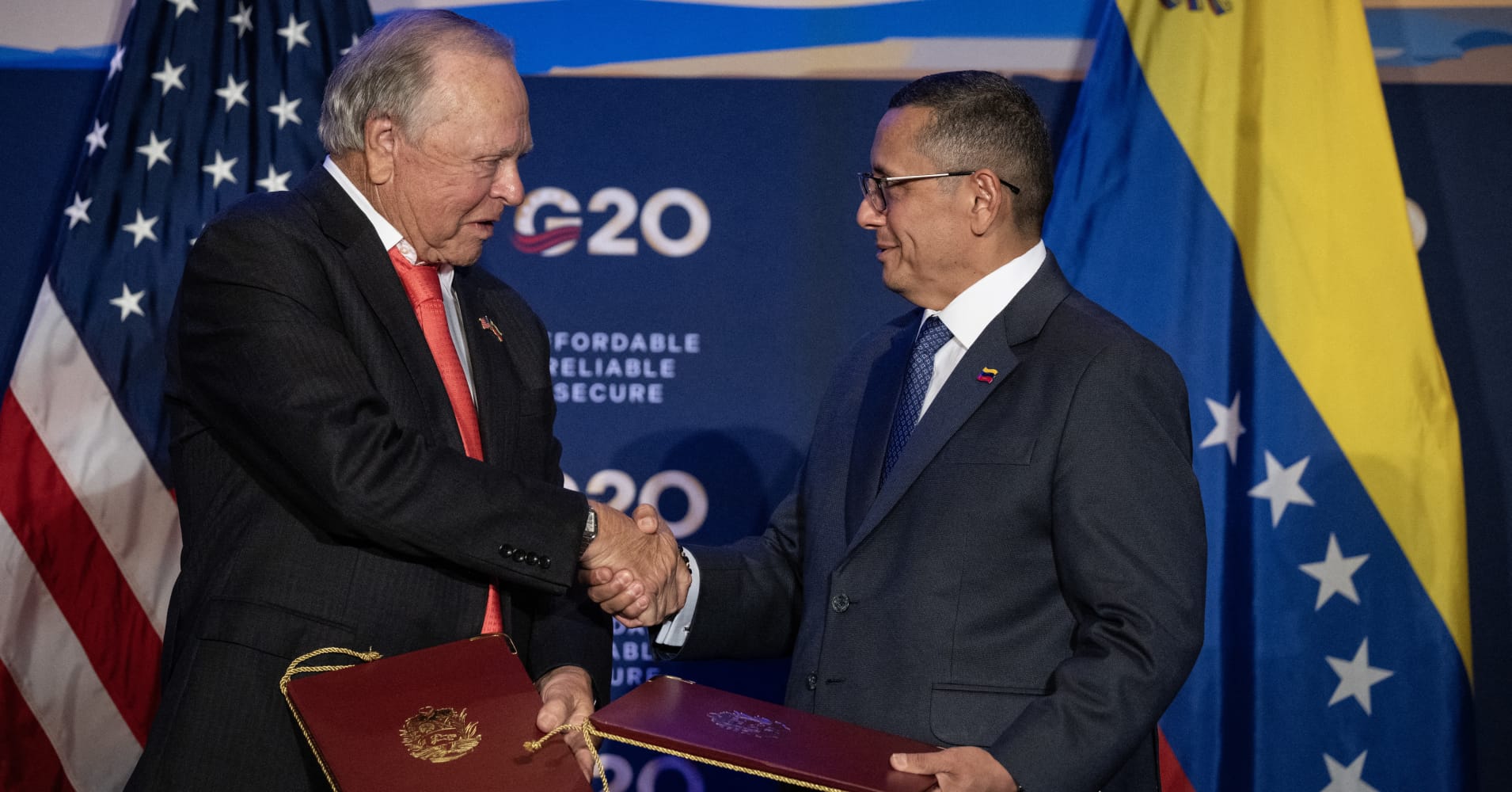 Trump donor Harold Hamm's Continental Resources to develop oil region ...