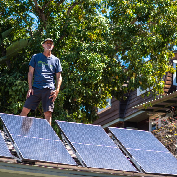 California formally legalizes smaller, cheaper balcony solar panels