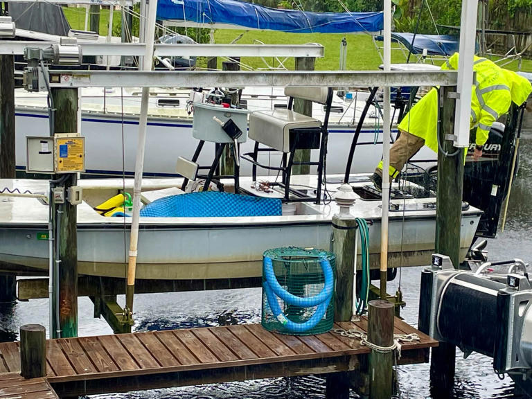 Florida boat fire burns man, sends 5 gallons of gasoline into water