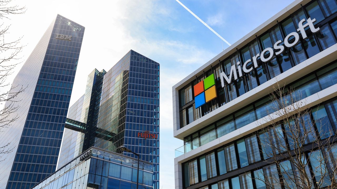 Microsoft AI chief warns Anthropic's Claude training could have a ...