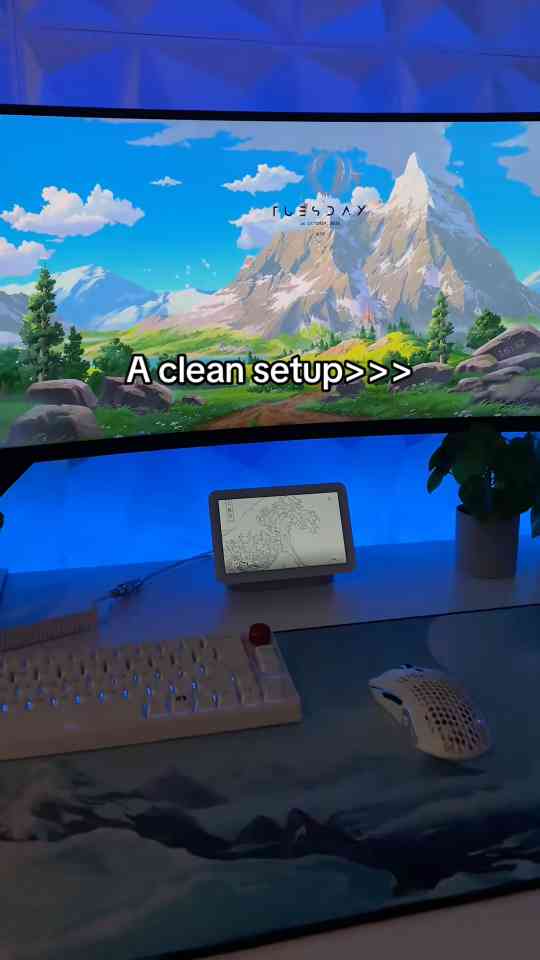 Minimalist PC setup ideas for a clean workspace