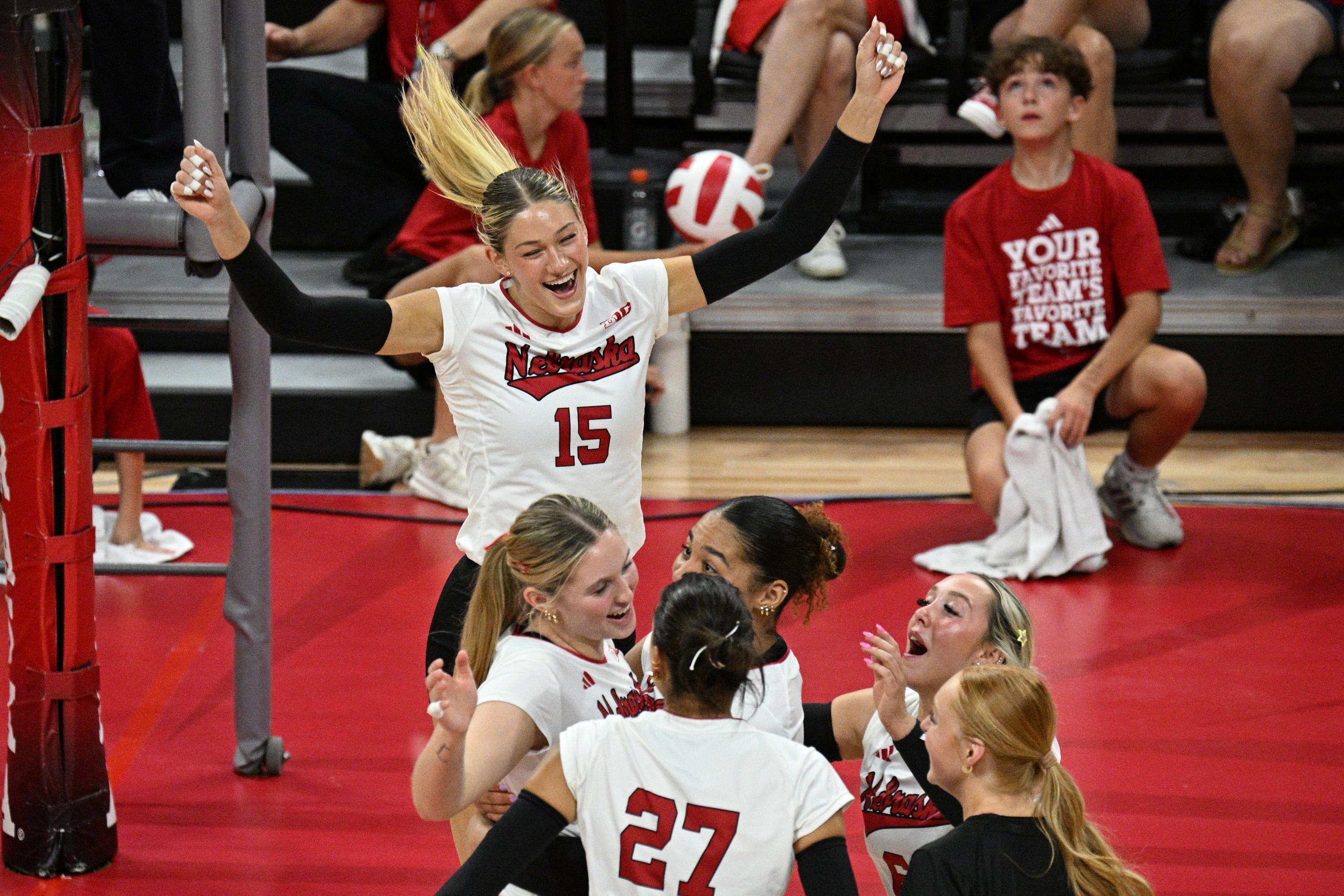 Thursday flakes: Volleyball wins, Rothstein buys and more