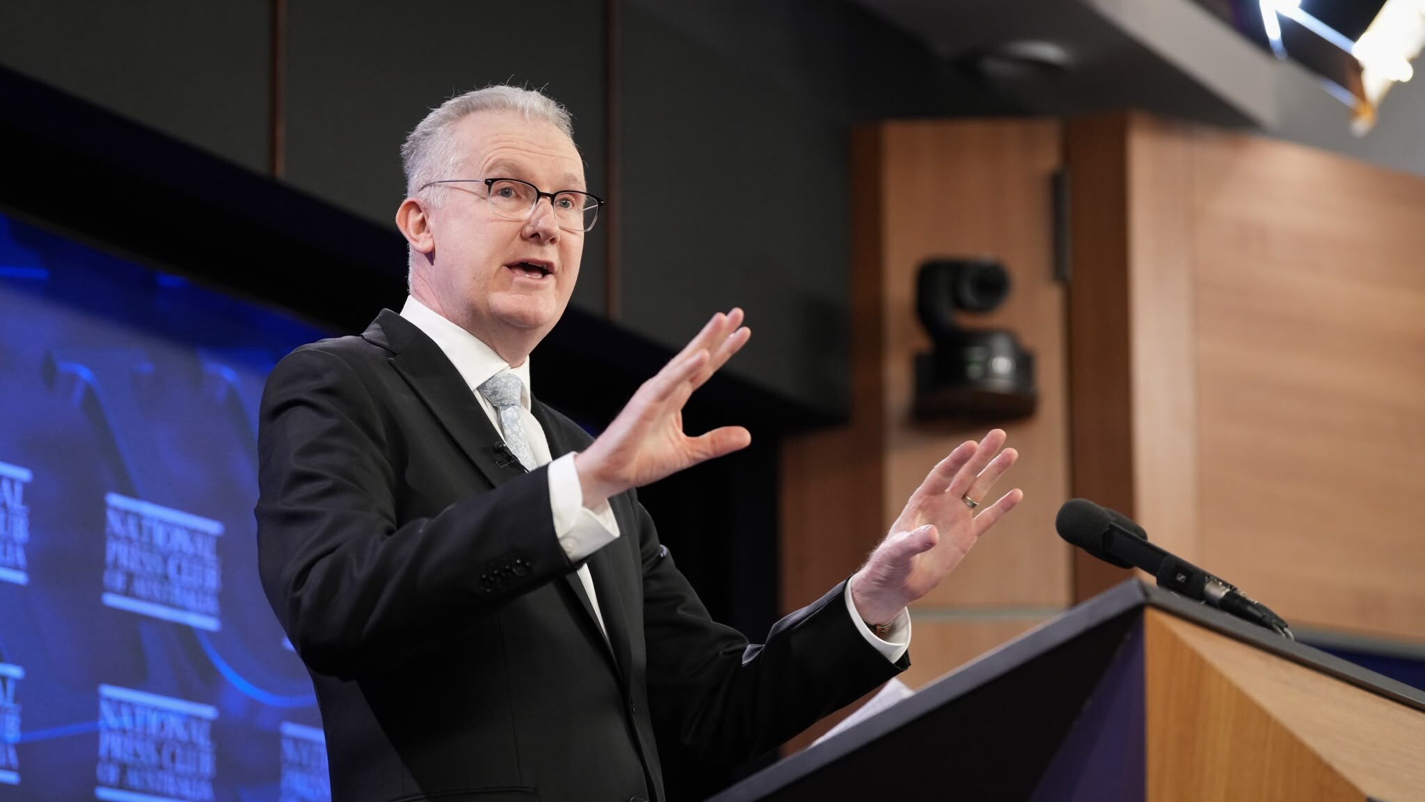 Labor tightens visa rules as Tony Burke vows migration targets will be met