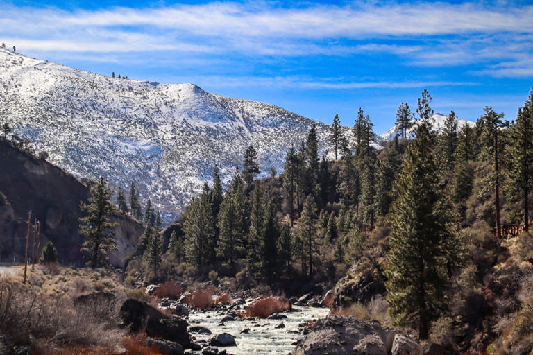 Floriston Fire burns 600 acres southwest of Reno, north of Lake Tahoe