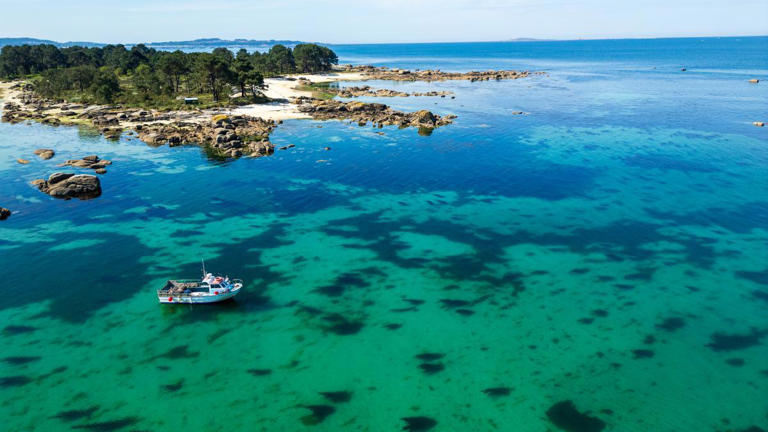 Aguas transparentes y ritmo pausado en A Illa de Arousa, el ‘Caribe gallego’
