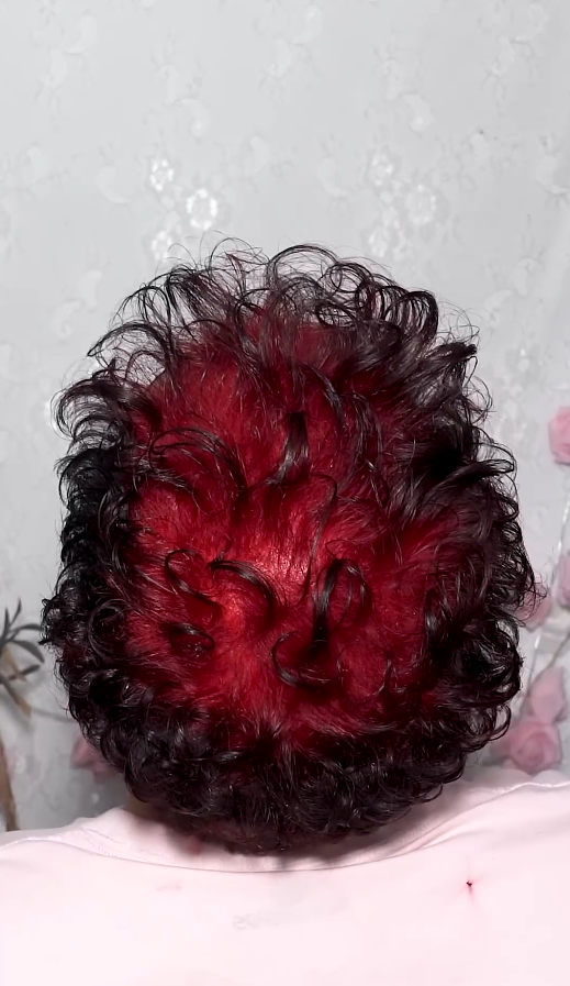 Red ghost roots hair dye technique