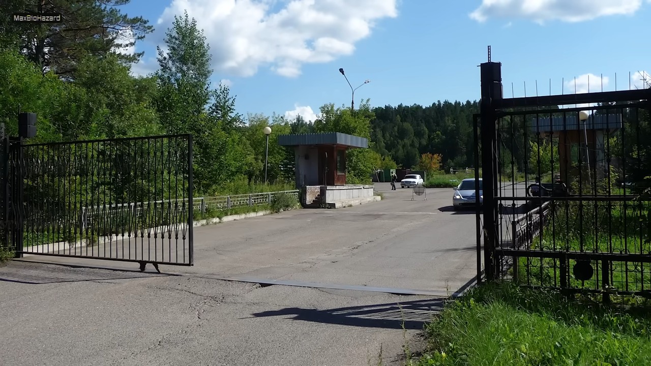 One closed Russian city guards nuclear submarines - each can carry 96 ...