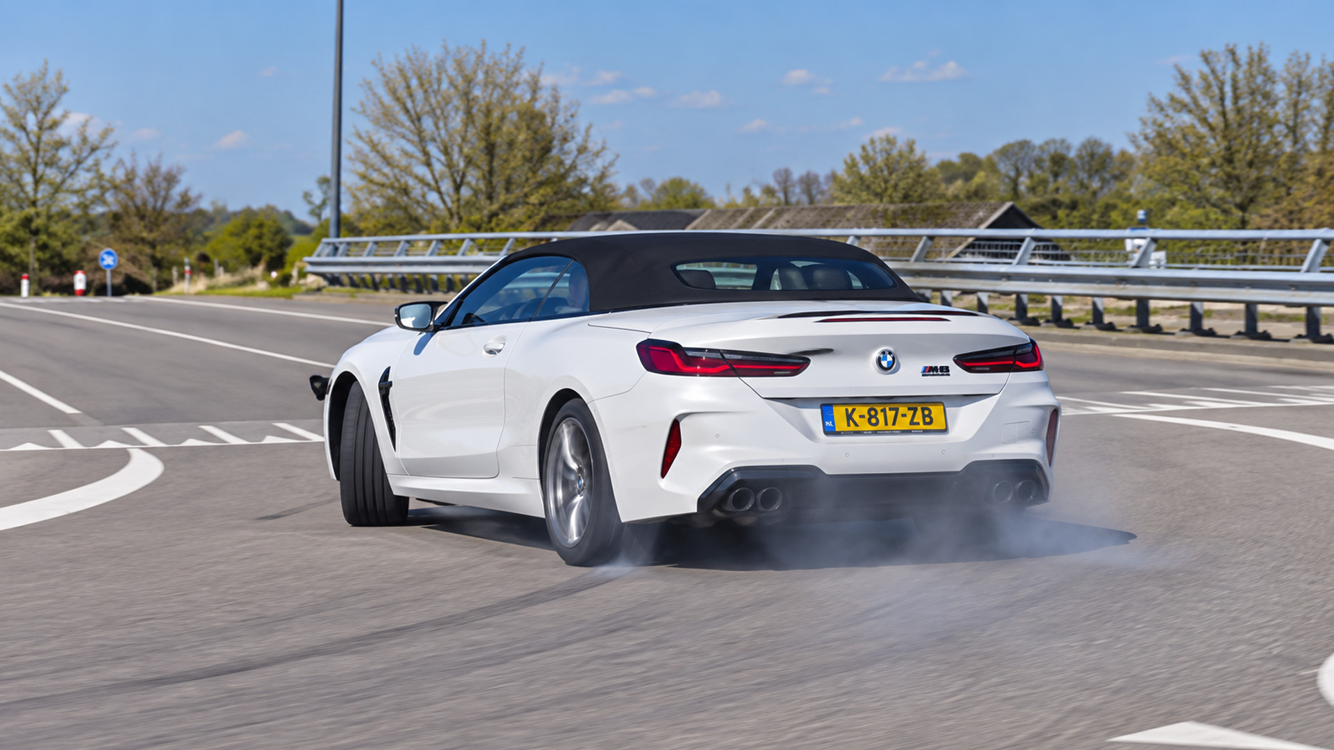 Driften met de 625 pk sterke BMW M8 Competition Convertible