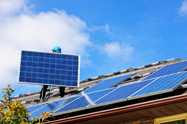 South Florida homeowner gets $59,000 solar quote, and commenters say ...