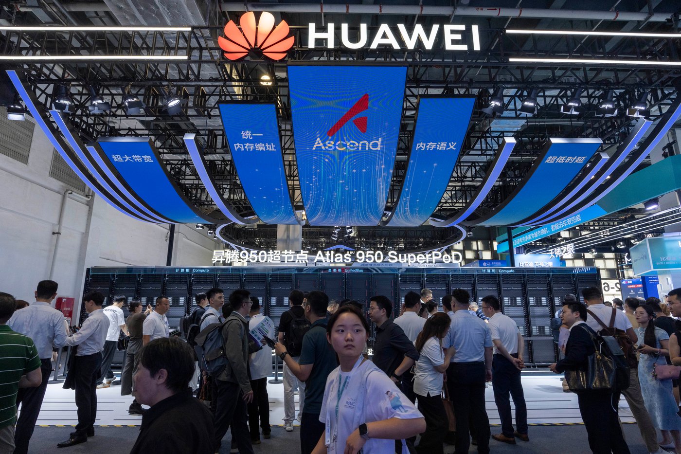 Huawei unveils new chip technologies as Chinese firm steps up the AI ...