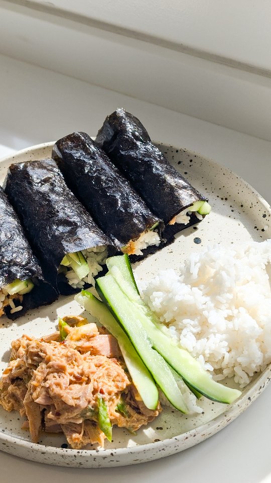 10 minute spicy tuna hand rolls for lunch