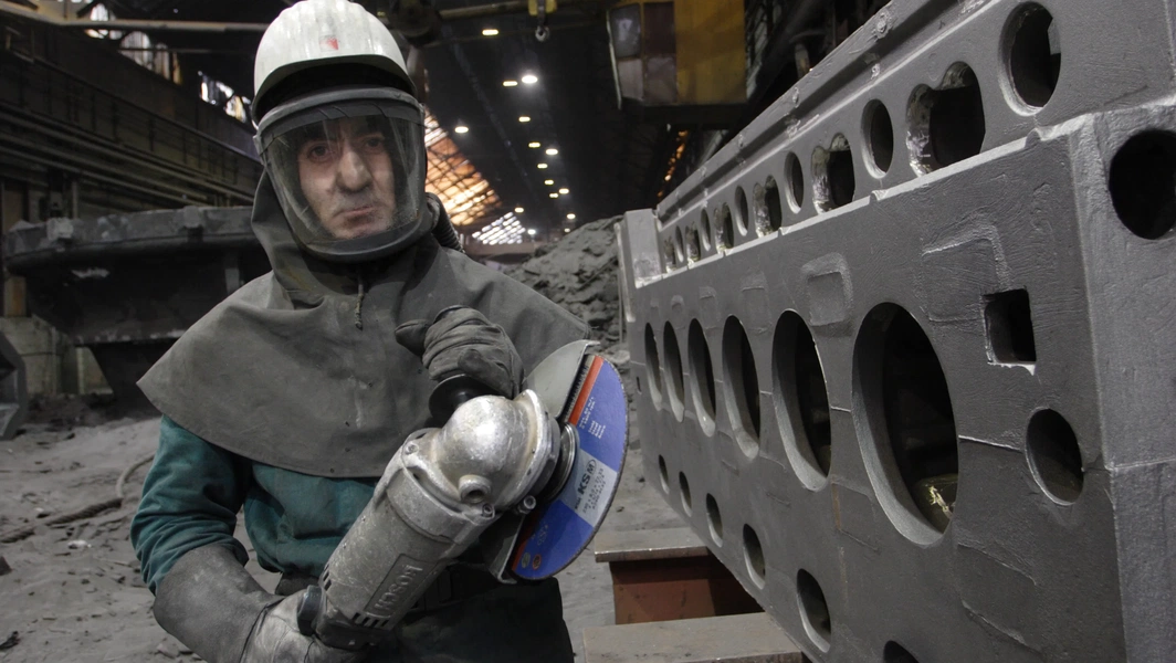 How to use an angle grinder safely and effectively