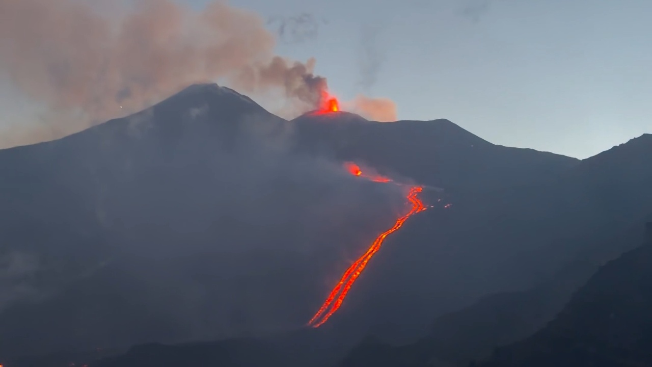 Mount Etna Undergoes Violent Eruption