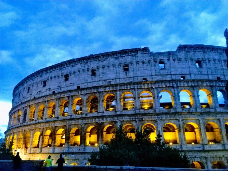 17 European landmarks that draw travelers from around the world