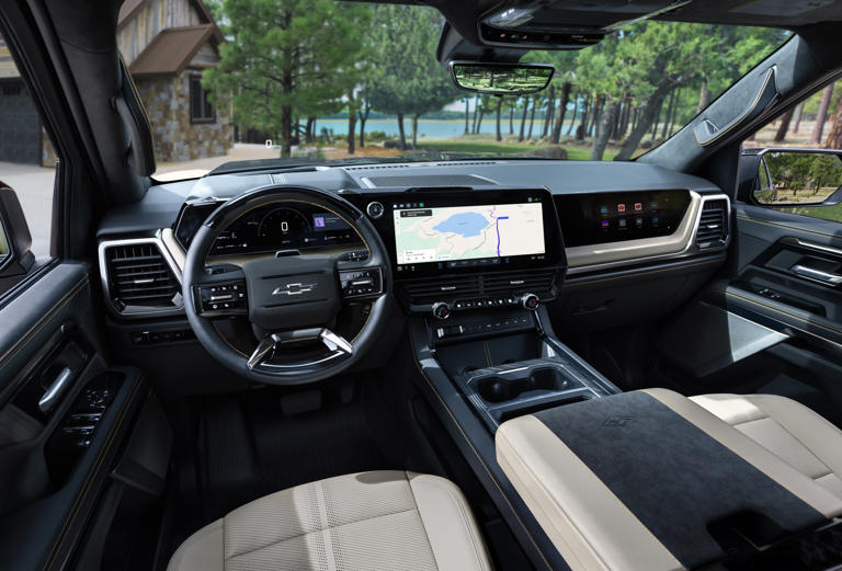 GM’s new software plays nice with Apple CarPlay, Android Auto