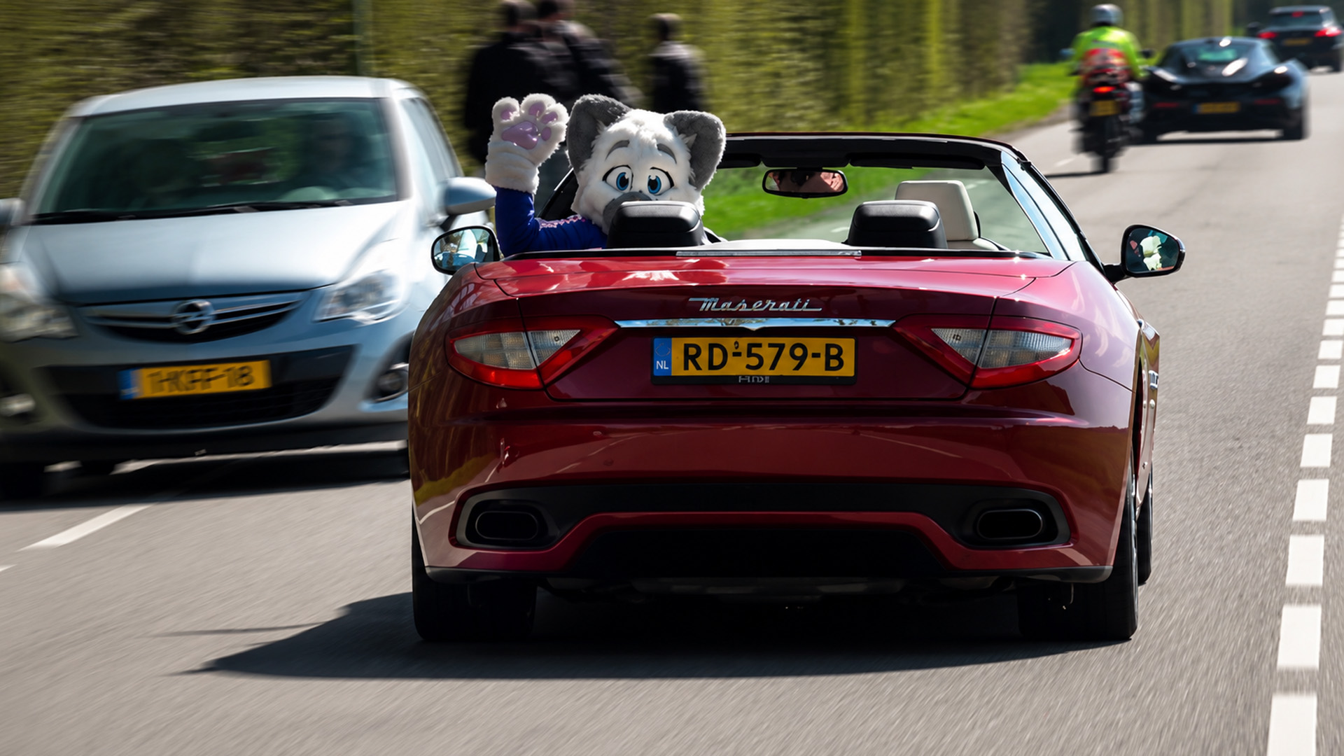 What happens when hypercars and 800HP machines hit the road
