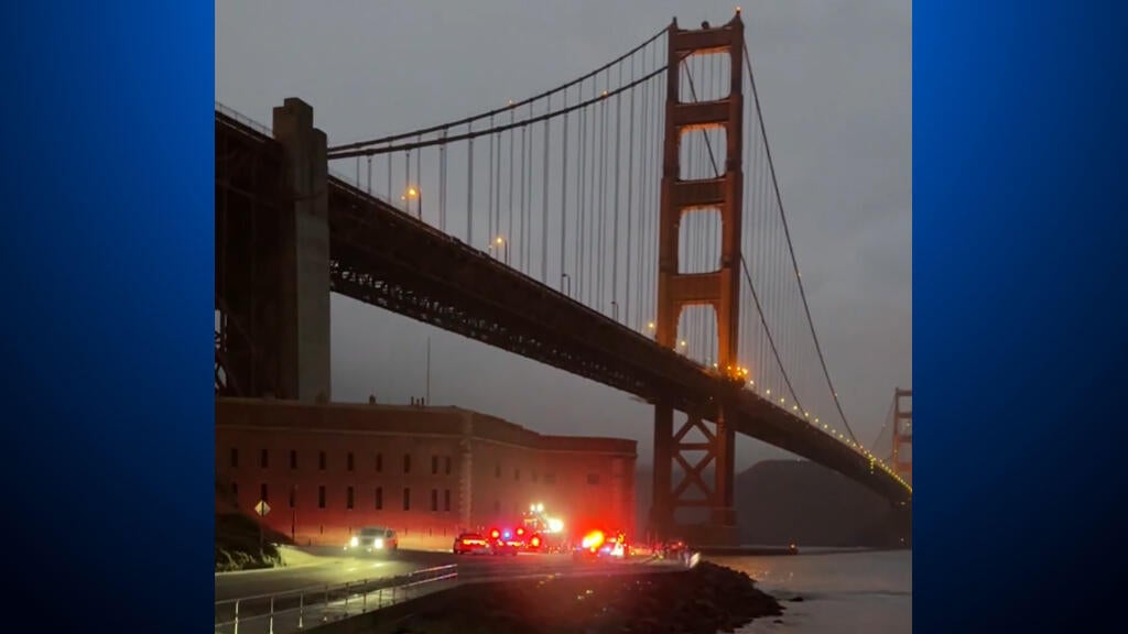 1 dead after fishing boat crashes on rocks near Golden Gate Bridge