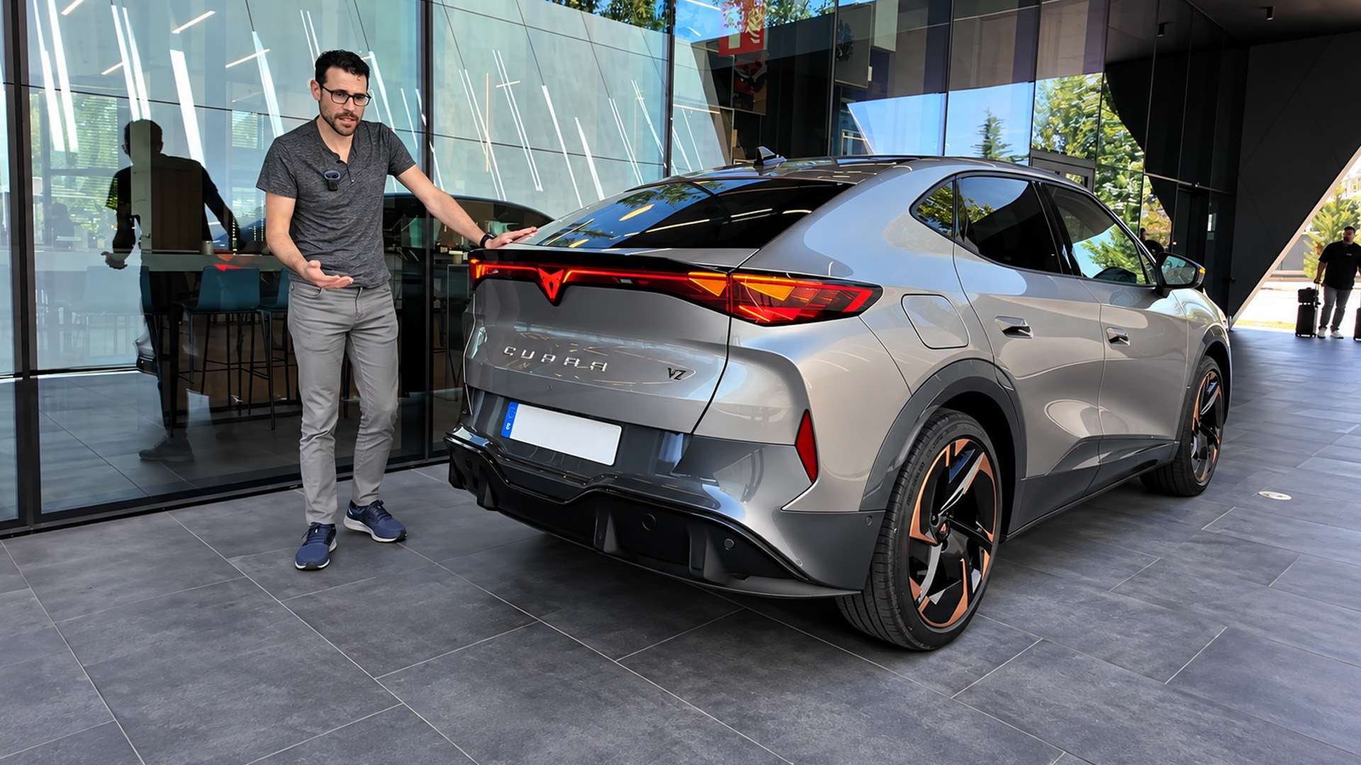 Cupra Tavascan combines a coupé body with SUV proportions in one package