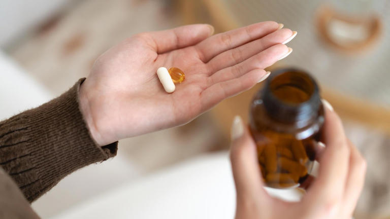 Biotin und Zink gegen Haarausfall? Ärztin nennt unterschätzte Alternative