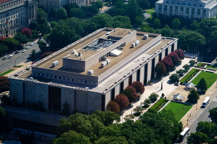 Team Trump eyes new taxpayer-financed warning labels for the Smithsonian