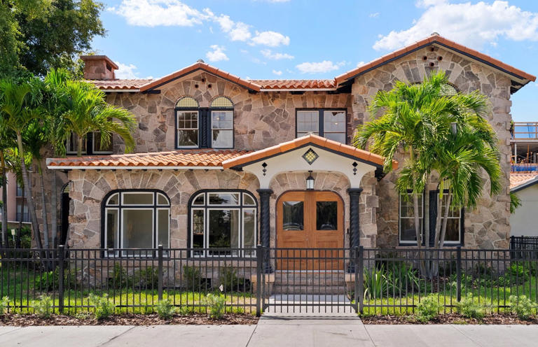For sale: A $3.5 million historic home on St. Petersburg’s Mirror Lake
