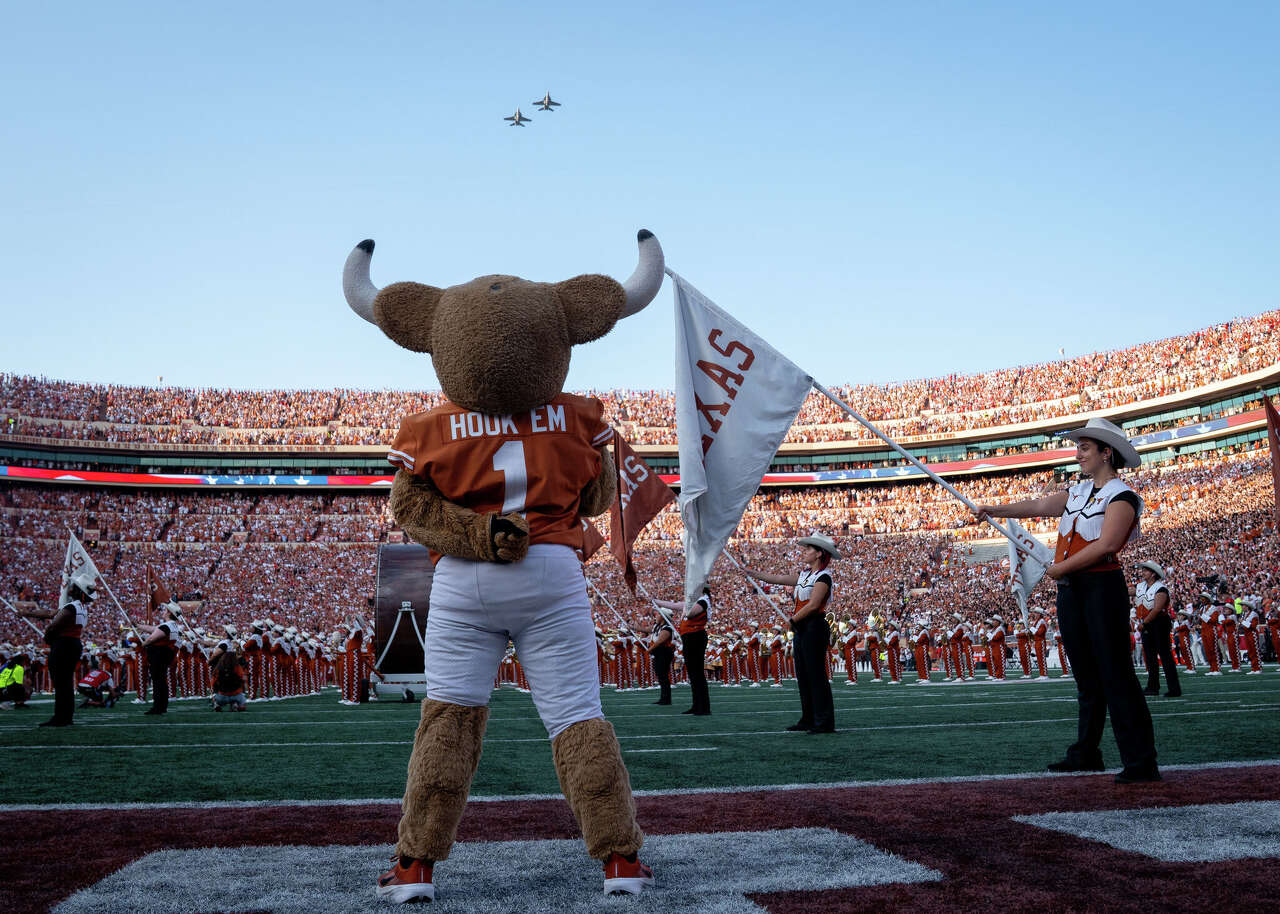 Records show how UT leaders tracked fallout of Bo French's racist tweet before response