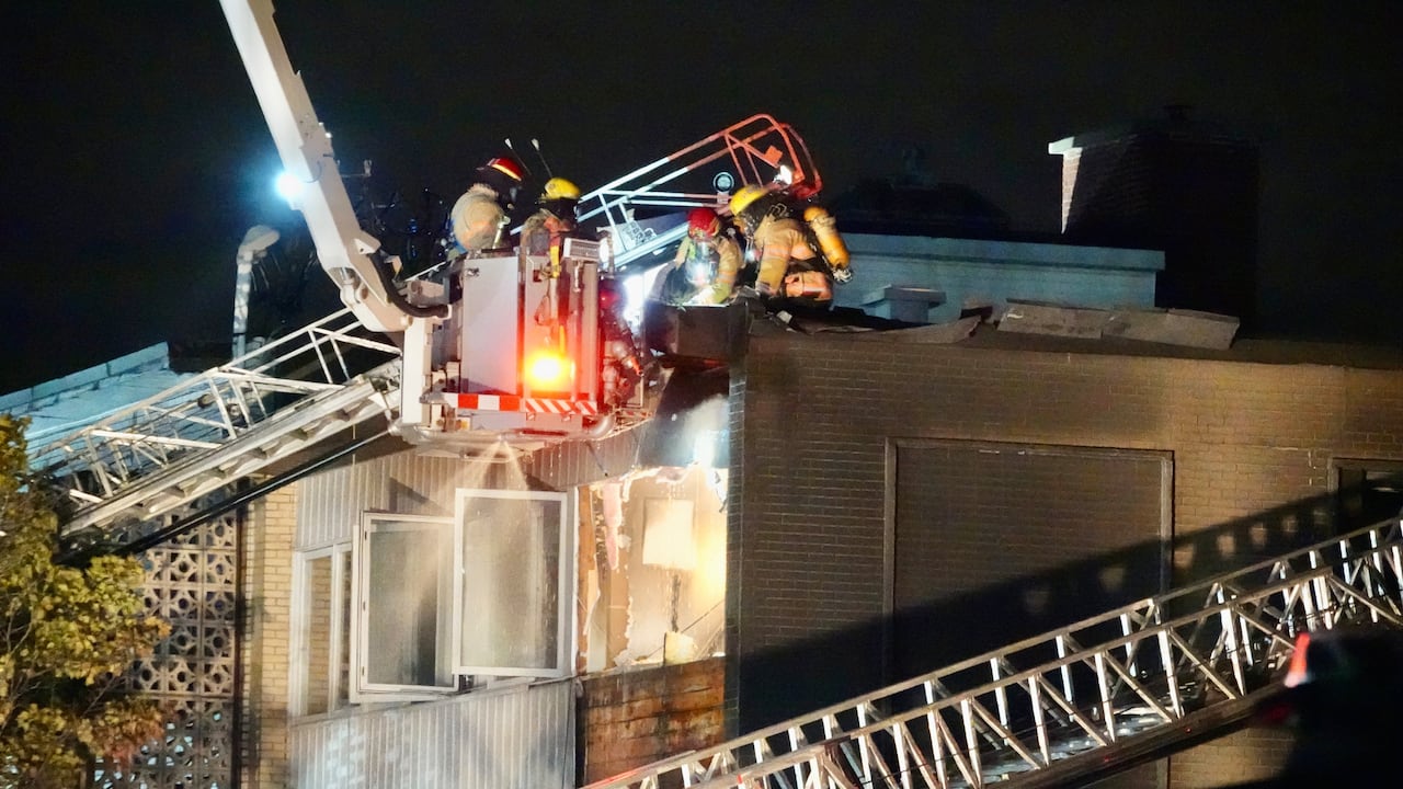 Fire forces evacuation of residents above Montreal restaurant for 2nd ...