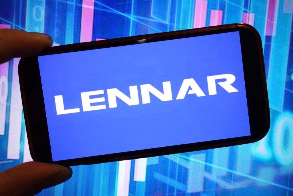 Lennar misses Q3 EPS; faces pricing pressure despite lower incentives ...