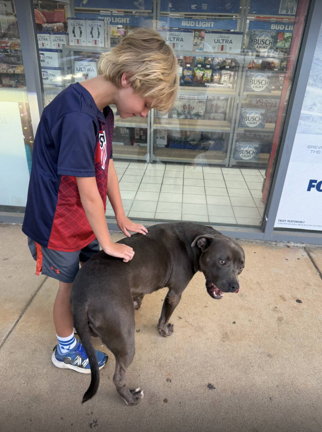 Little boy can't stop crying when he meets an abandoned dog at a gas ...