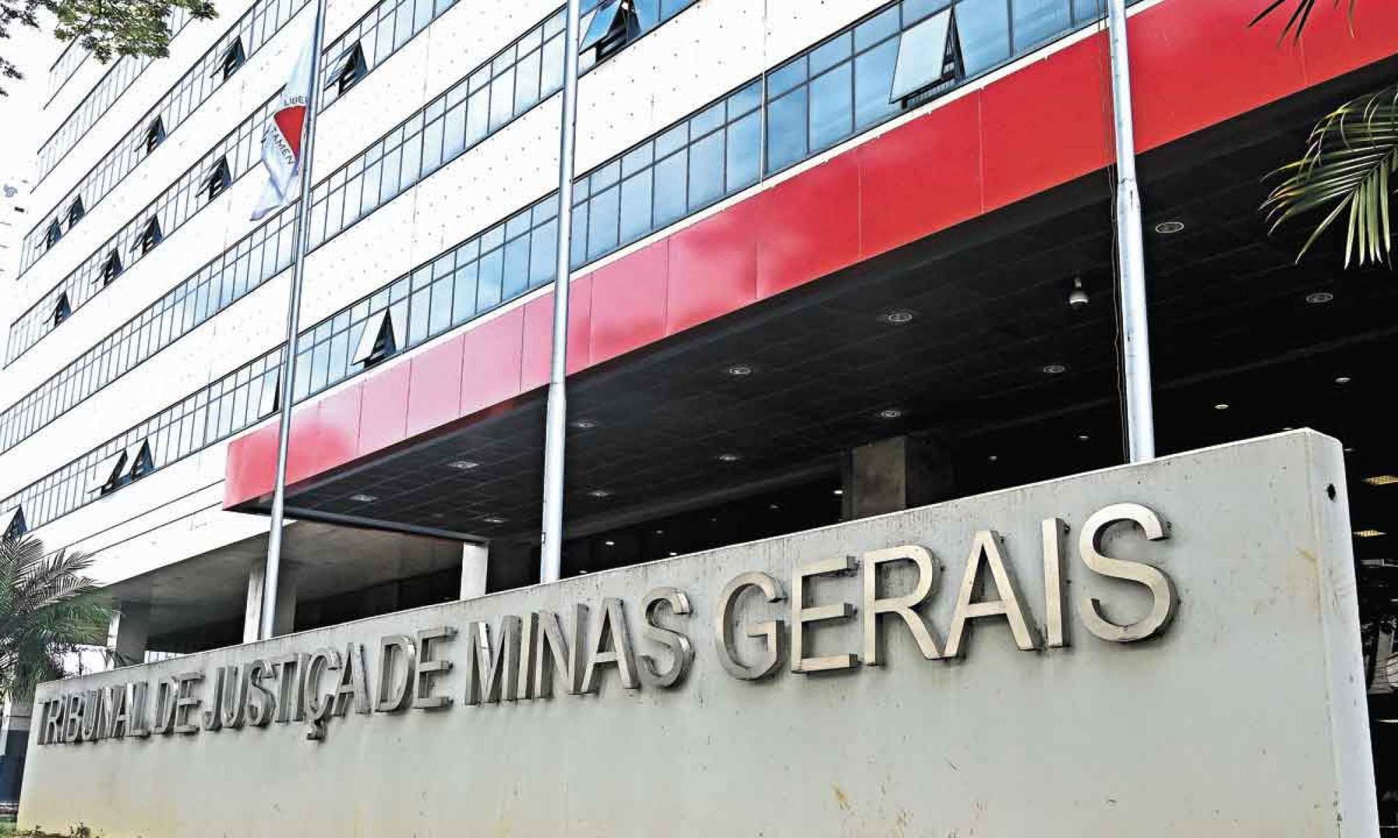 Acusado de matar pai e filho em 2015 é condenado a 37 anos de prisão