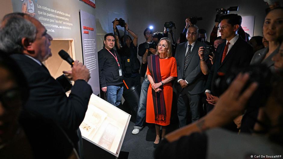 Aztec manuscript returns to Mexico after two centuries, on loan