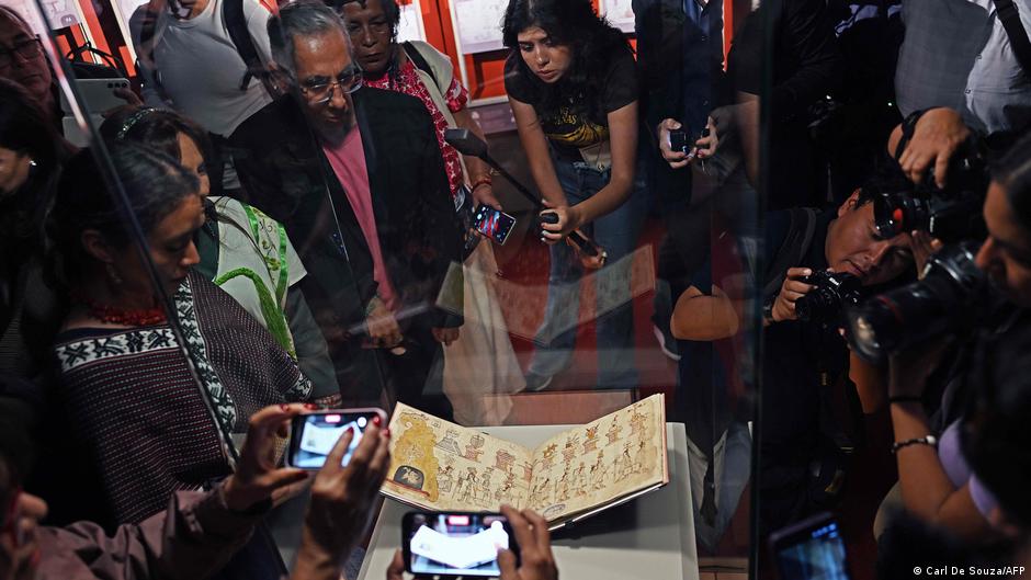 Aztec manuscript returns to Mexico after two centuries, on loan