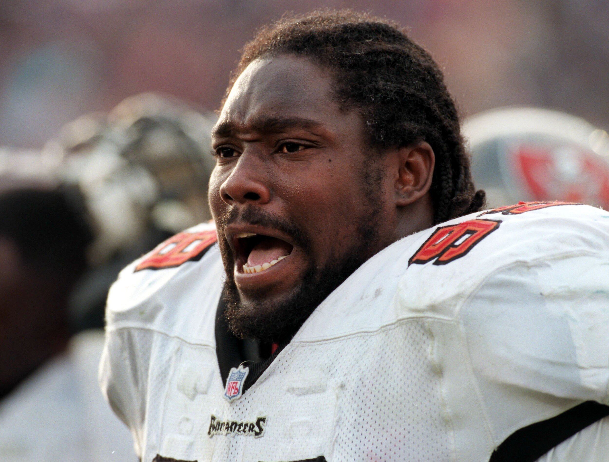 Police: Bucs Hall of Famer Warren Sapp disrupts Tampa council meeting