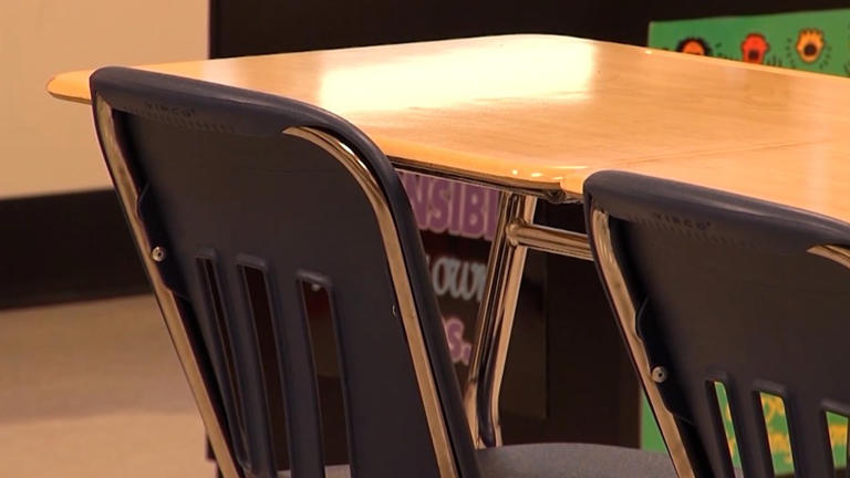 Louisiana task force considers salary minimum in funding formula
