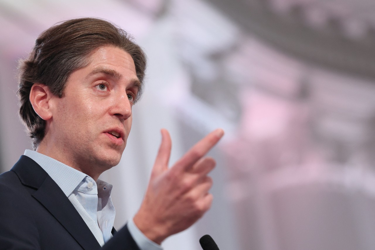 Jana Partners pushes contact-lens maker Cooper to replace its CEO