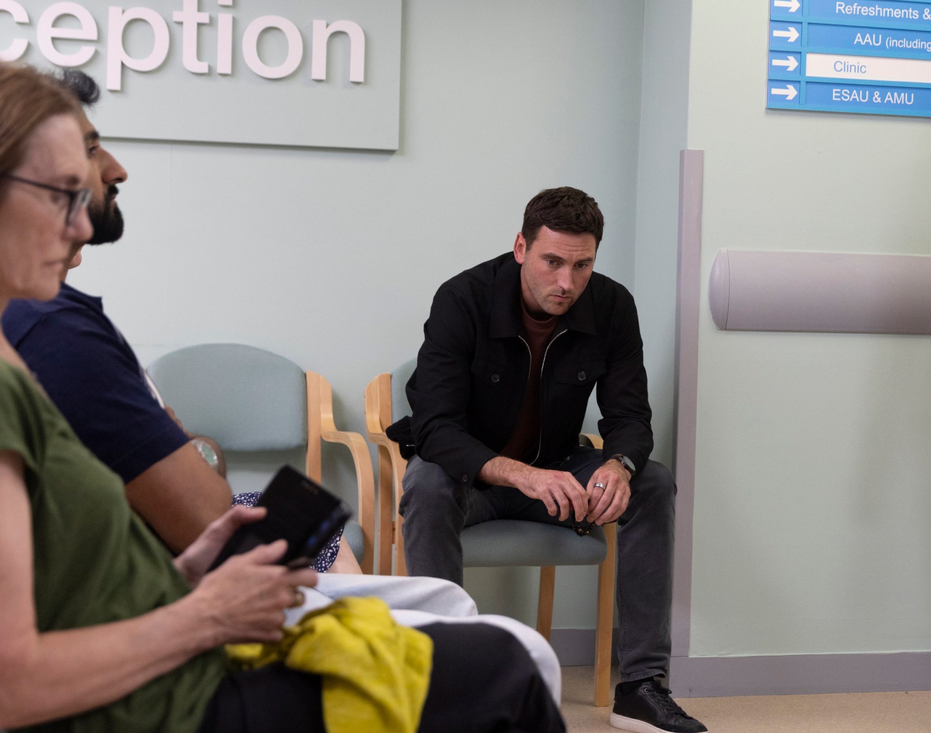 Kit loses control at work in Coronation Street and Lisa has no other option