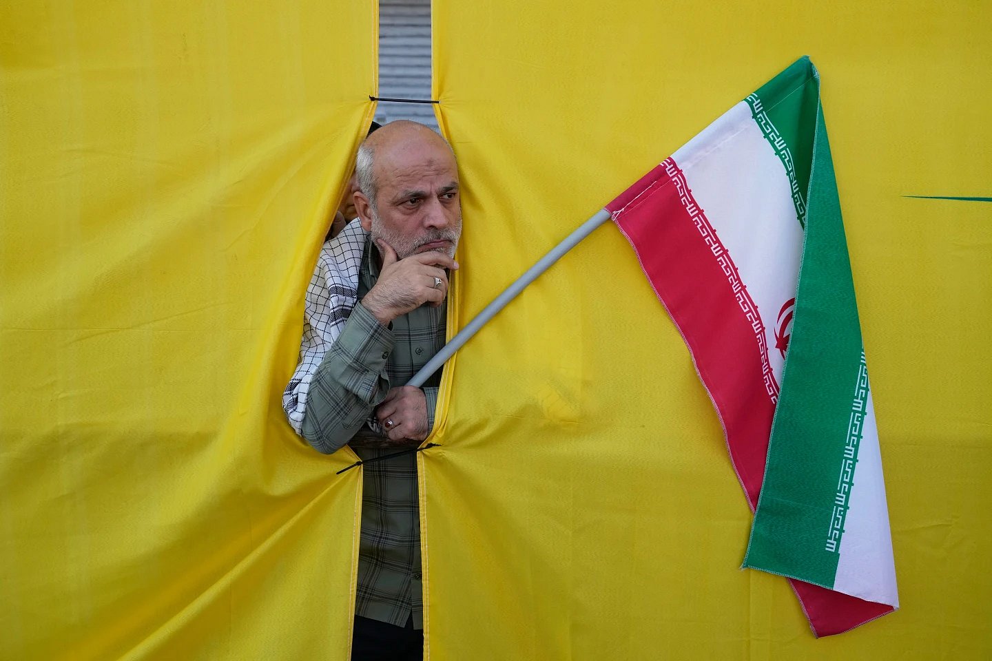 Iranians rally by the hundreds of thousands in biggest show of defiance ...