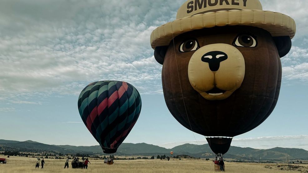 100-foot Smokey Bear balloon takes flight at Montague Hot Air Balloon Fair