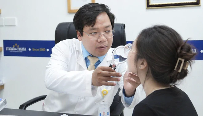 Nữ sinh mặt sưng 'như ong đốt' vì làm đẹp cấp tốc để tựu trường