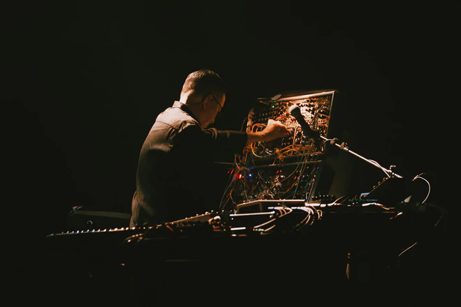 Nhạc sĩ Quốc Trung tổ chức concert đặc biệt nhất nhân dịp được đi xe buýt miễn phí