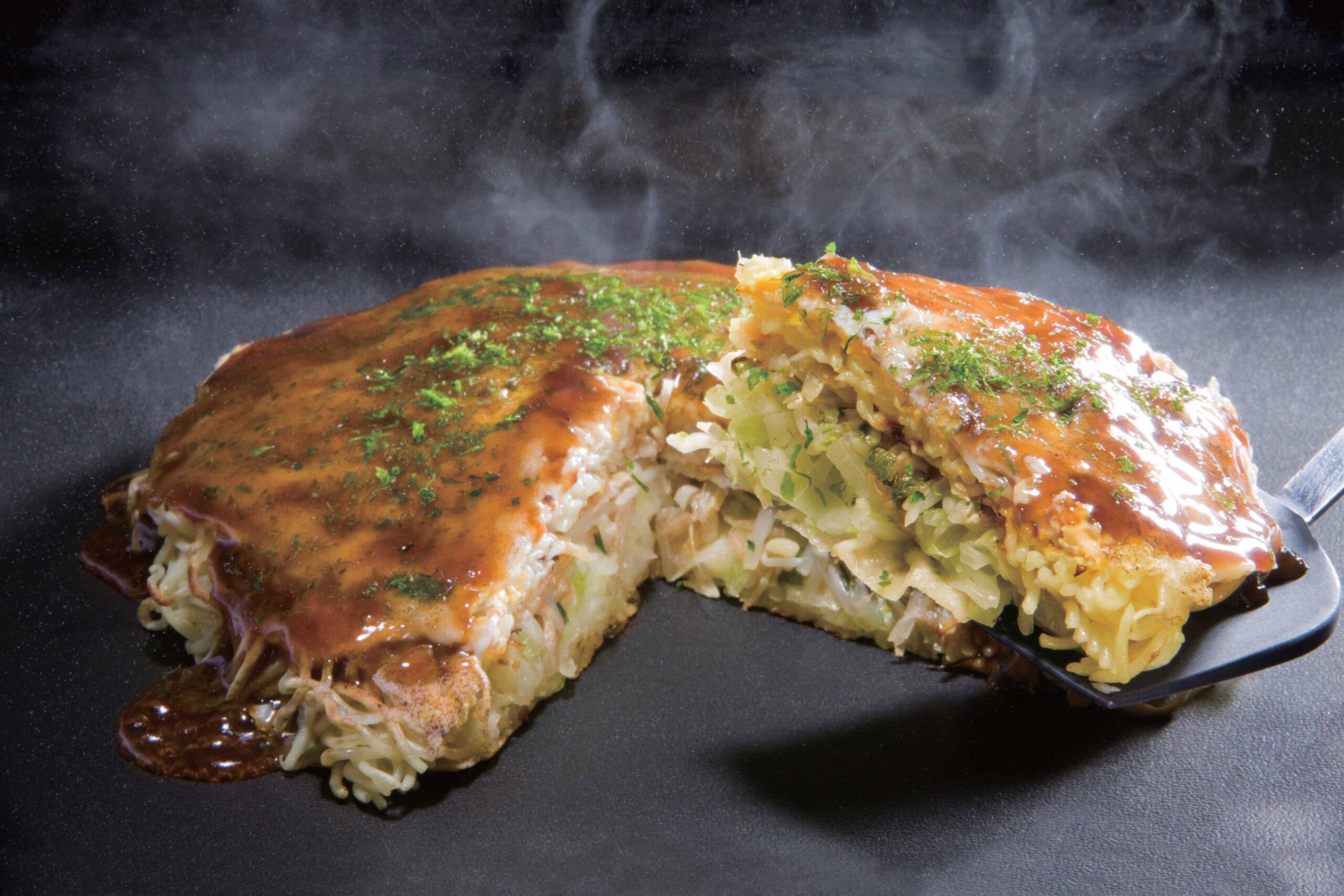 Secrets of Hiroshima-style okonomiyaki #1: Inside a hands-on class