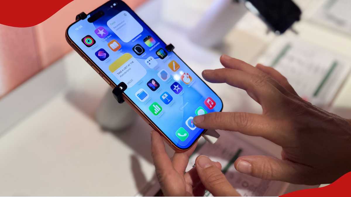Apple lists 33 iPhone models compatible with major features, upgrades ...