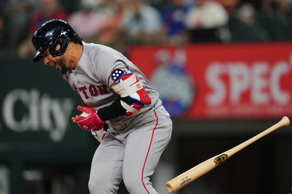 Boston's Willson Contreras has bruised right hand after hit by Jakob ...