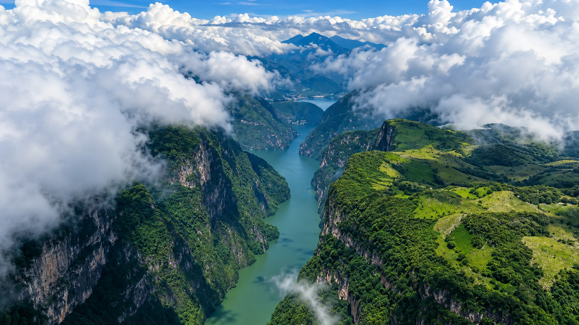 Could people live between these giant cliffs?