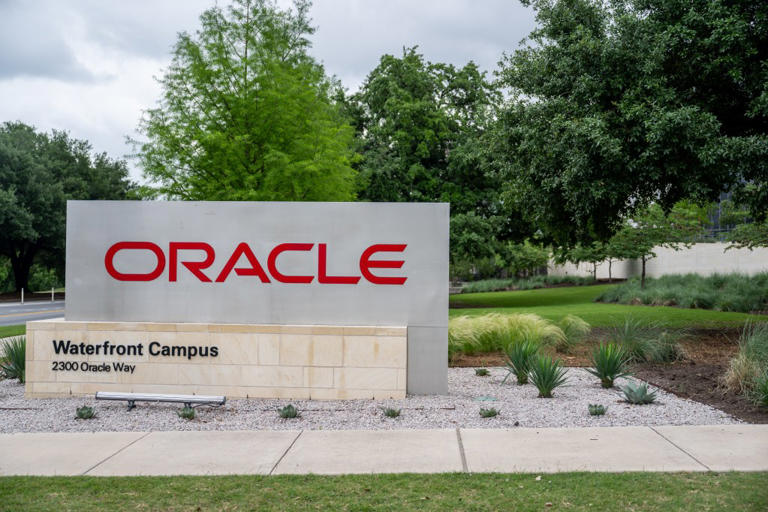 Larry Ellison’s about-face on an Oracle stock sale sparks chatter in ...